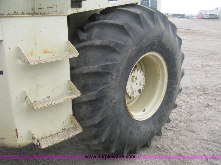 image for item H5256 1990 Ingersoll Rand SD-100F articulated vibratory pad foot roller