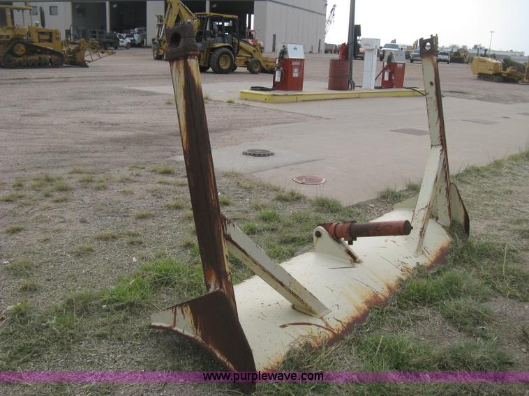 image for item H5256 1990 Ingersoll Rand SD-100F articulated vibratory pad foot roller