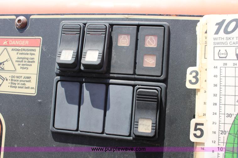 image for item H5610 2006 SkyTrak 10042 telehandler