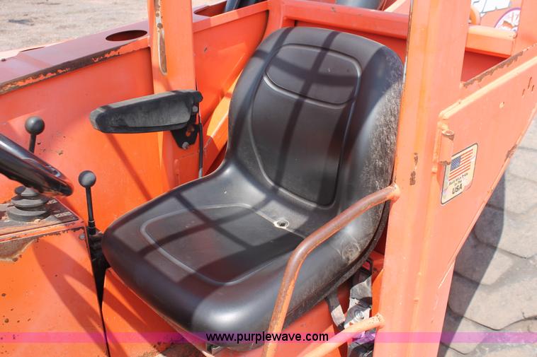 image for item H5610 2006 SkyTrak 10042 telehandler