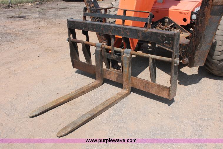 image for item H5610 2006 SkyTrak 10042 telehandler