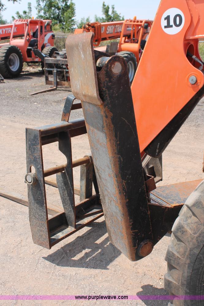 image for item H5610 2006 SkyTrak 10042 telehandler