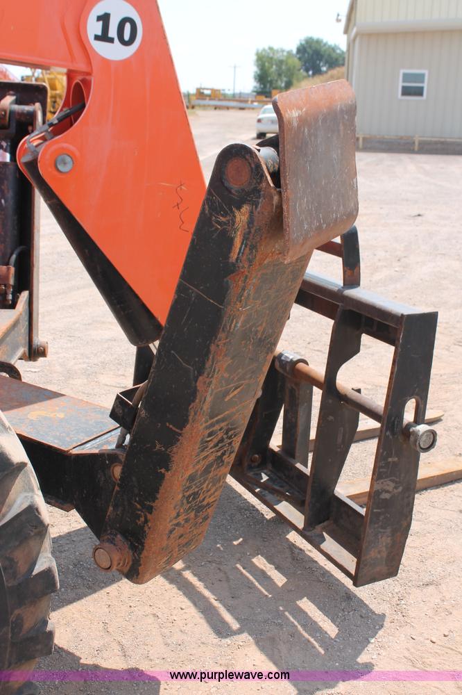 image for item H5610 2006 SkyTrak 10042 telehandler