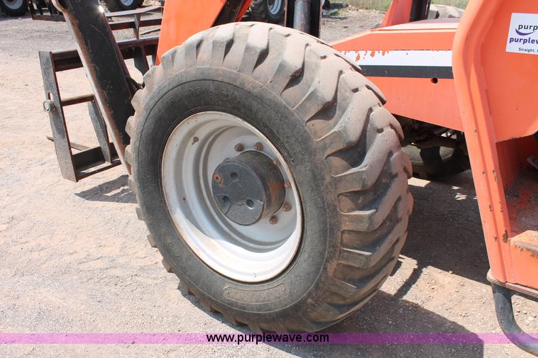 image for item H5610 2006 SkyTrak 10042 telehandler