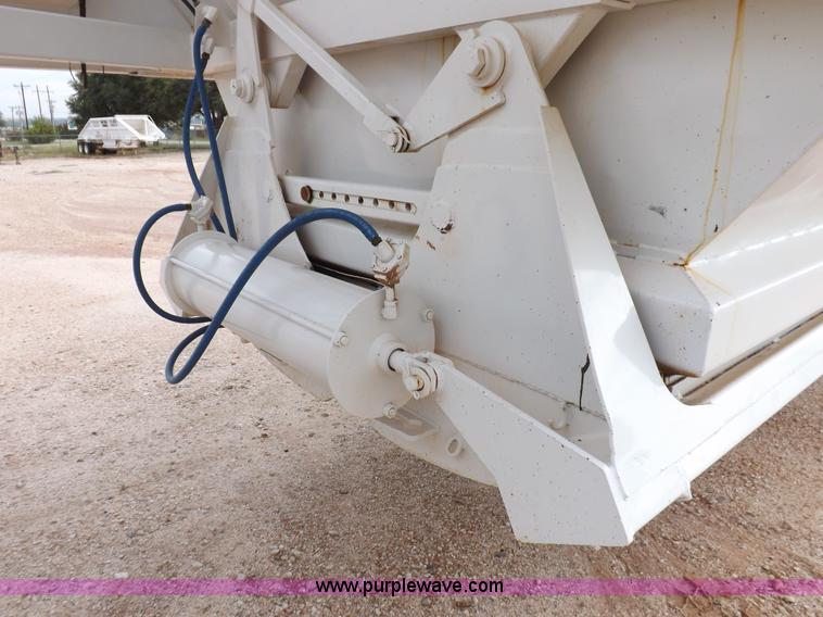 image for item H9144 1989 Ranco bottom dump trailer