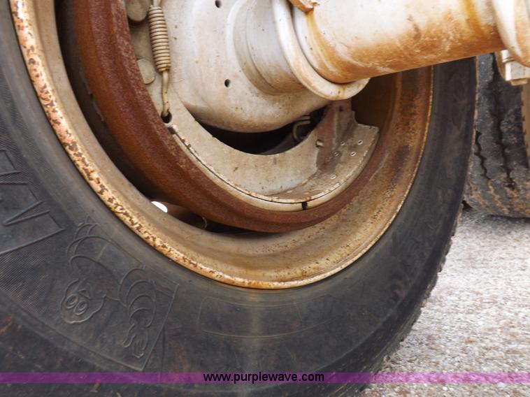 image for item H9144 1989 Ranco bottom dump trailer