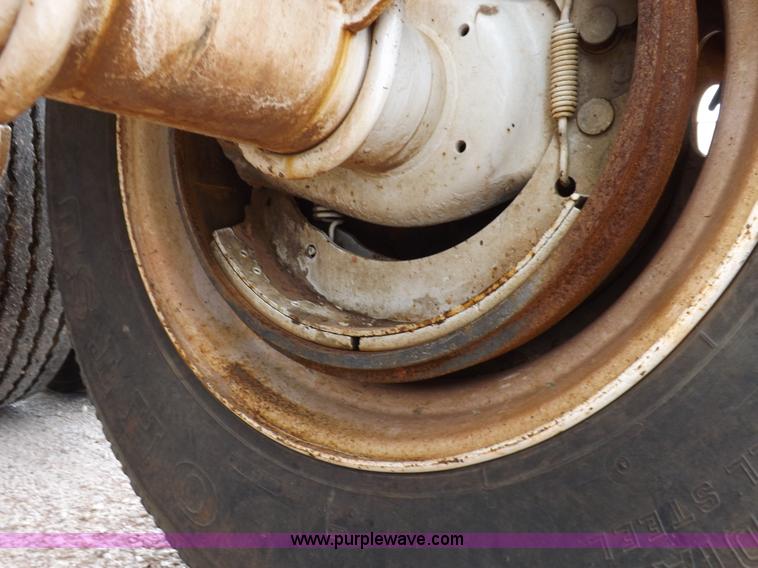 image for item H9144 1989 Ranco bottom dump trailer