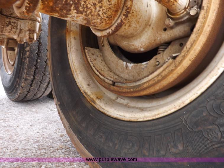 image for item H9144 1989 Ranco bottom dump trailer