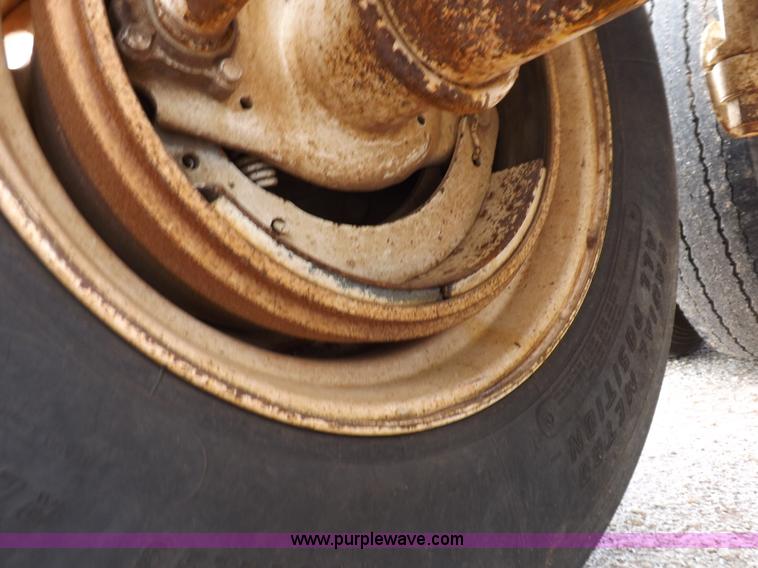 image for item H9144 1989 Ranco bottom dump trailer