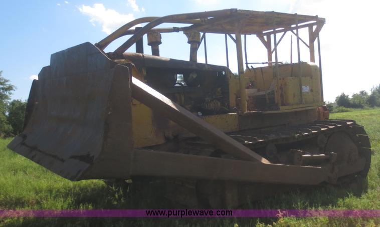 image for item I2220 Allis Chalmers HD20H dozer