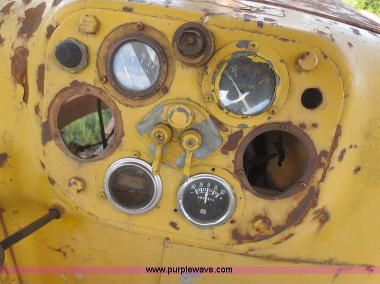 image for item I2220 Allis Chalmers HD20H dozer