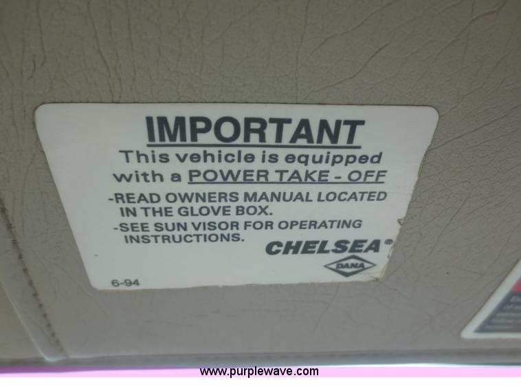 image for item I2233 2001 Mack CH613 semi truck