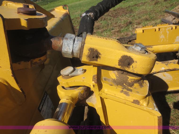 image for item I2234 2006 John Deere 450J LT dozer