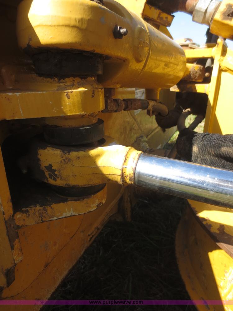image for item I2234 2006 John Deere 450J LT dozer