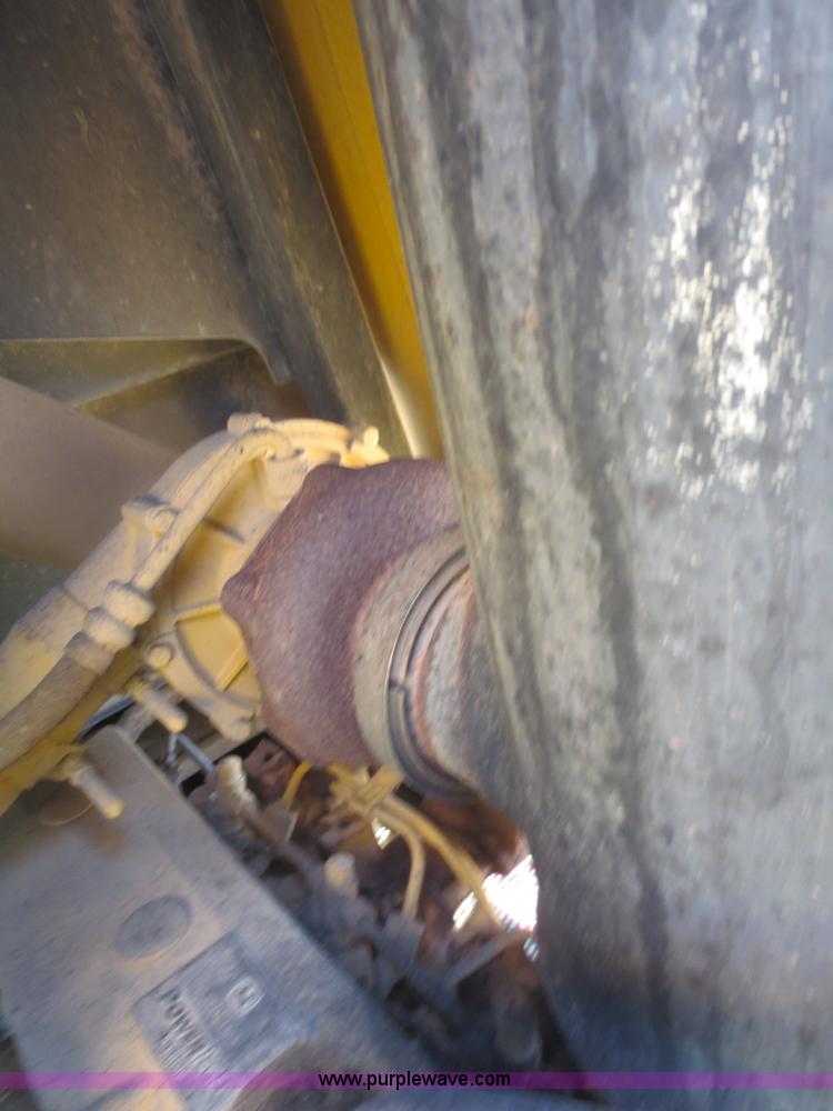 image for item I2234 2006 John Deere 450J LT dozer