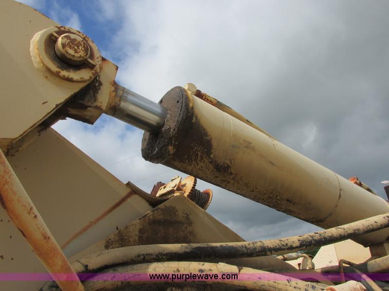 image for item I2526 1990 Tesmec TRS 1000B rocksaw