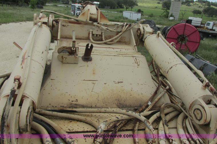 image for item I2526 1990 Tesmec TRS 1000B rocksaw