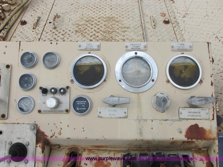 image for item I2526 1990 Tesmec TRS 1000B rocksaw