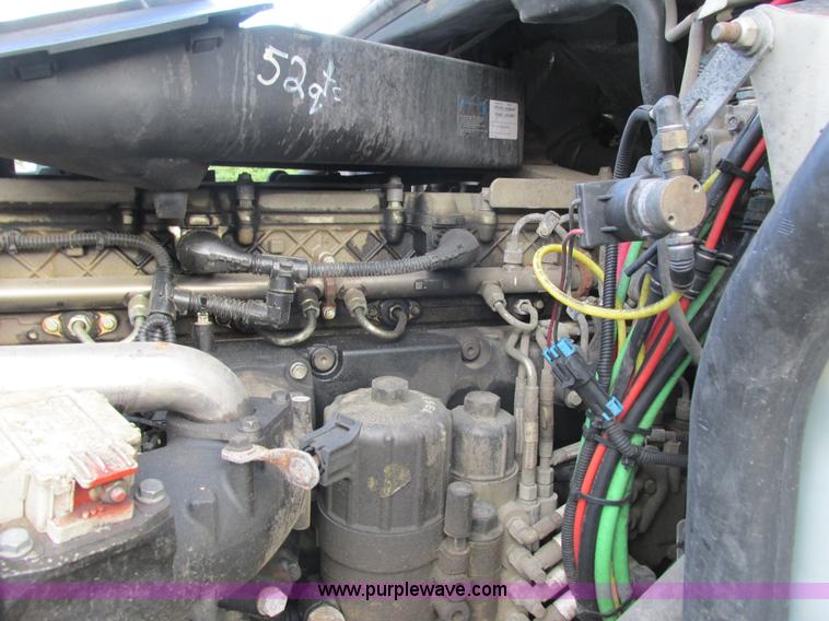 image for item I3833 2009 Freightliner Columbia semi truck