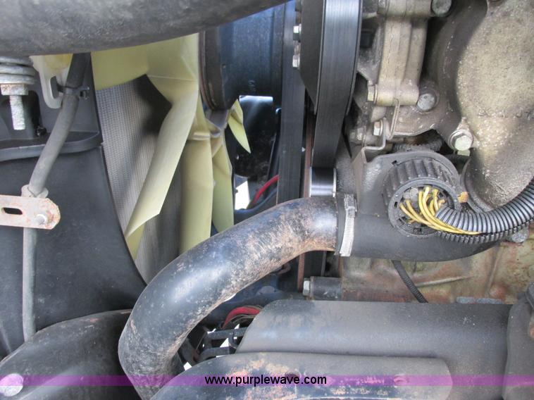 image for item I3833 2009 Freightliner Columbia semi truck