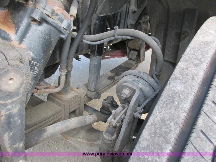 image for item I3833 2009 Freightliner Columbia semi truck