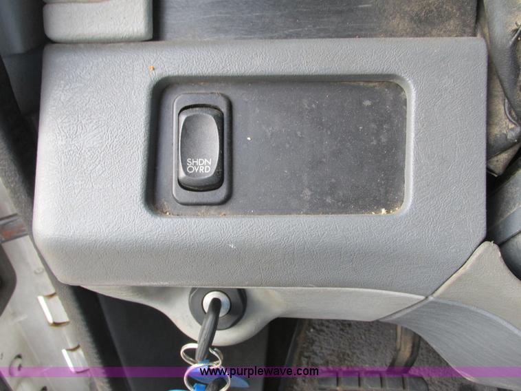 image for item I3833 2009 Freightliner Columbia semi truck