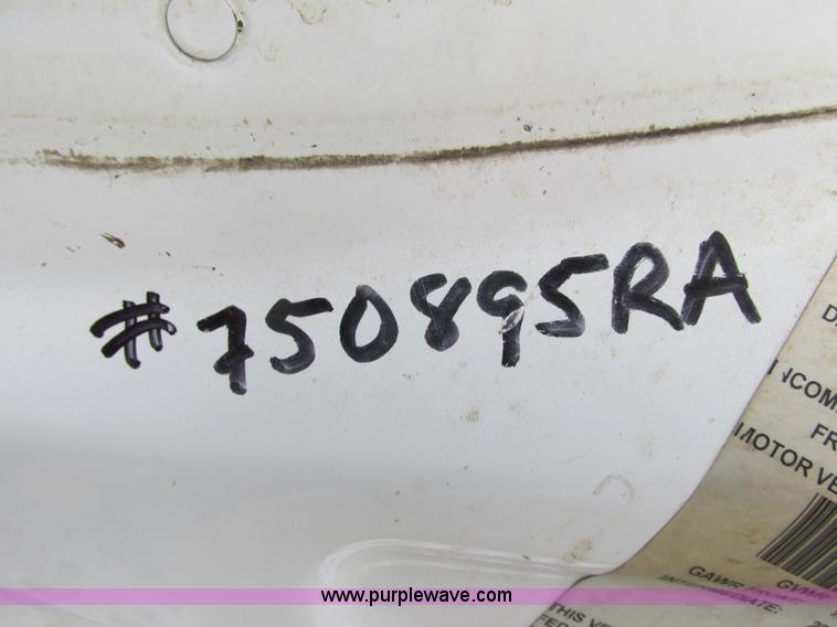 image for item I3833 2009 Freightliner Columbia semi truck