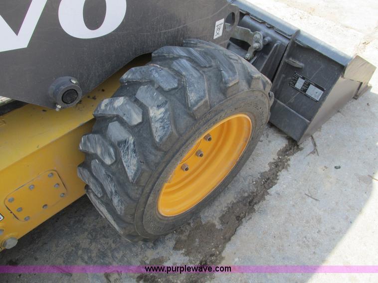 image for item I4135 2012 Volvo MC70C skid steer