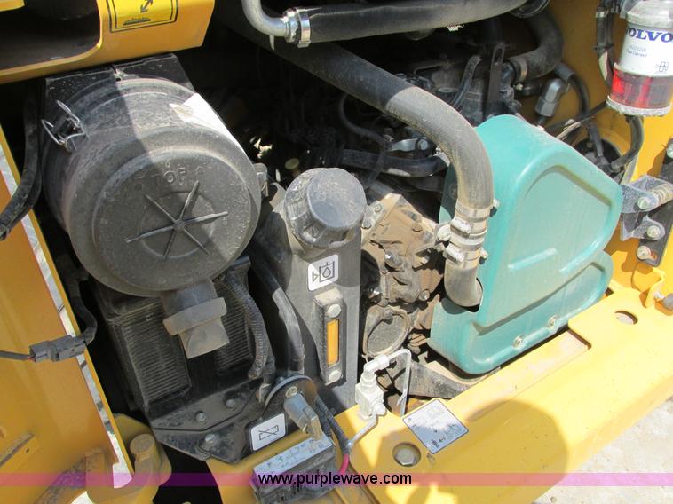 image for item I4135 2012 Volvo MC70C skid steer