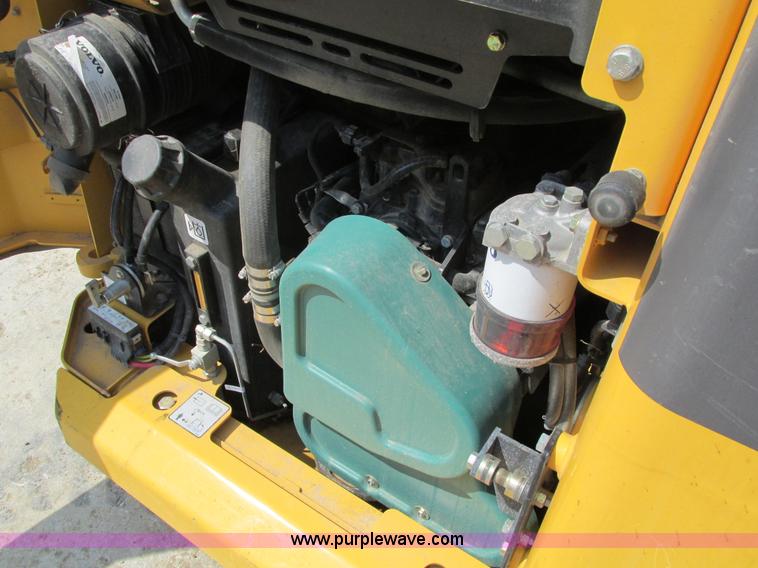 image for item I4135 2012 Volvo MC70C skid steer