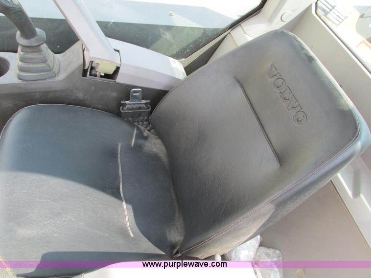 image for item I4135 2012 Volvo MC70C skid steer