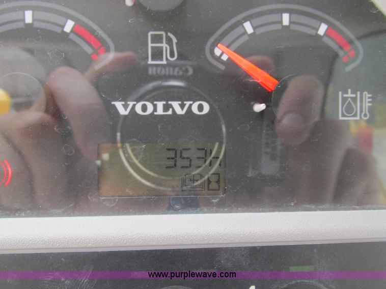 image for item I4135 2012 Volvo MC70C skid steer