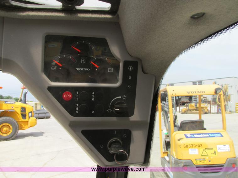 image for item I4135 2012 Volvo MC70C skid steer