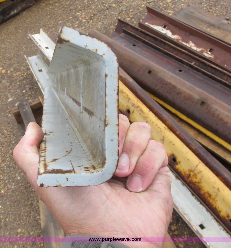 image for item I6070 (21) assorted screen clamps for crusher screen plants