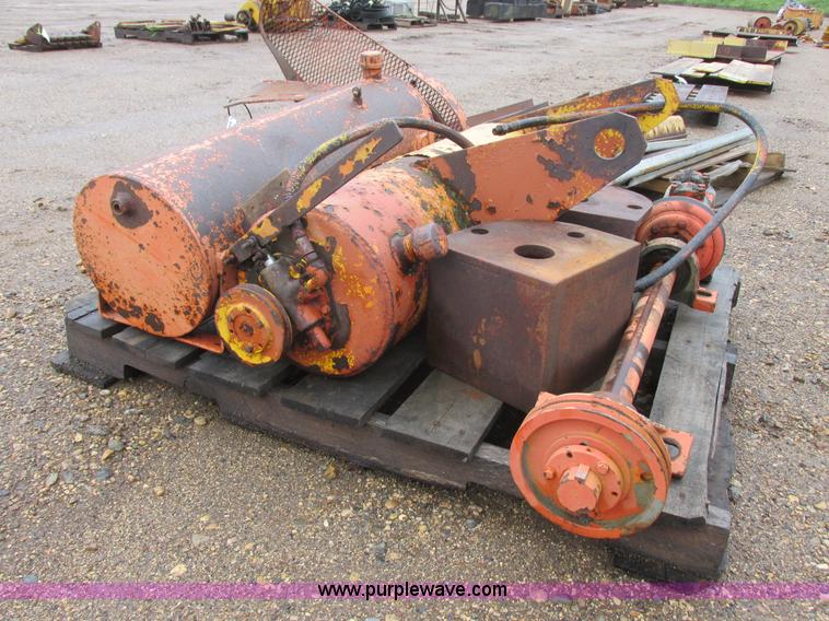 image for item I6071 Hydraulic tank with pump