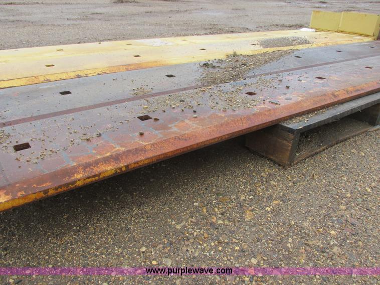 image for item I6082 (4) Caterpillar 980 weld-on cutting edges