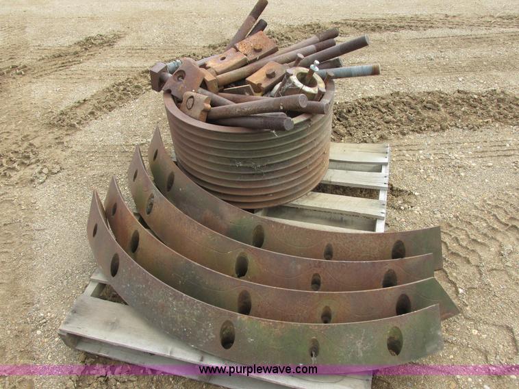 image for item I6098 El Jay RRC54 Roller cone 54 cone crusher