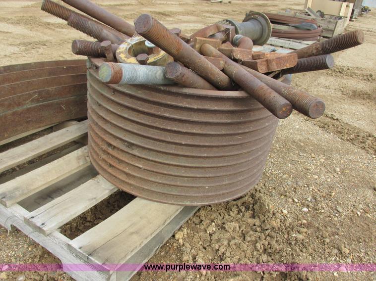 image for item I6098 El Jay RRC54 Roller cone 54 cone crusher