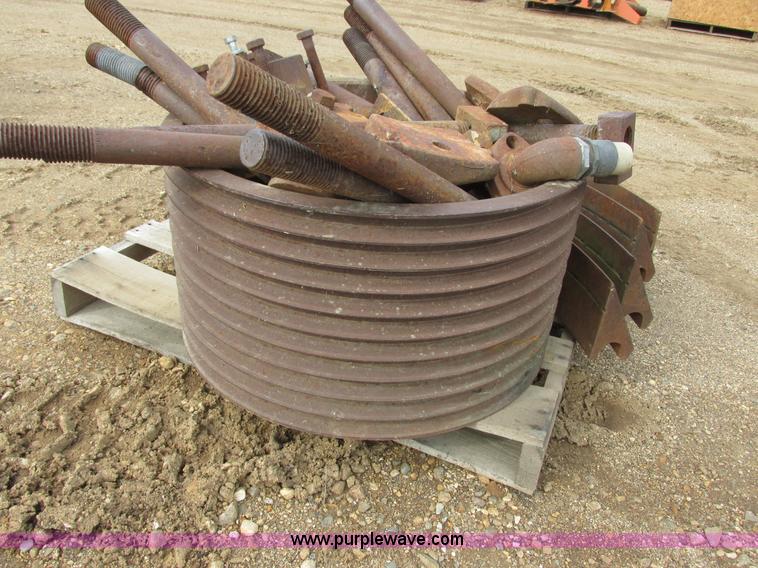 image for item I6098 El Jay RRC54 Roller cone 54 cone crusher