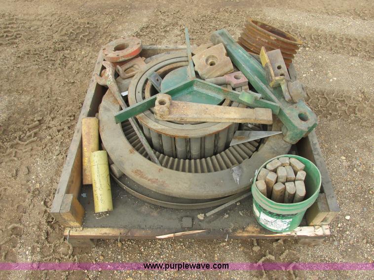 image for item I6098 El Jay RRC54 Roller cone 54 cone crusher