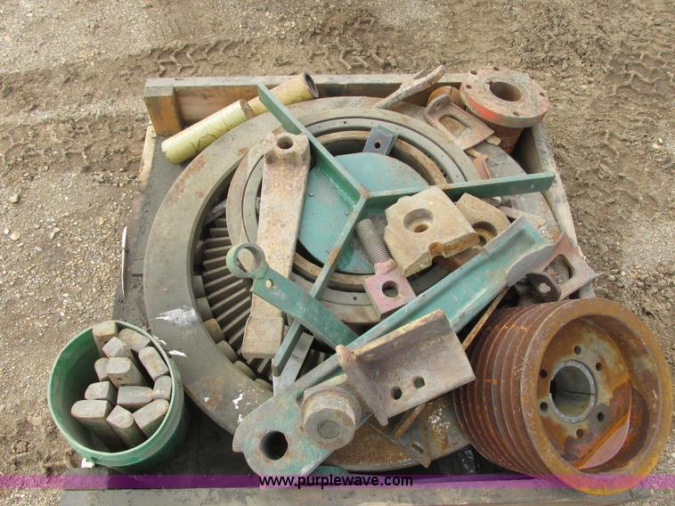 image for item I6098 El Jay RRC54 Roller cone 54 cone crusher