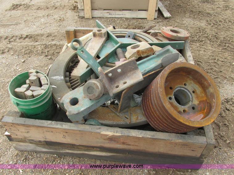 image for item I6098 El Jay RRC54 Roller cone 54 cone crusher