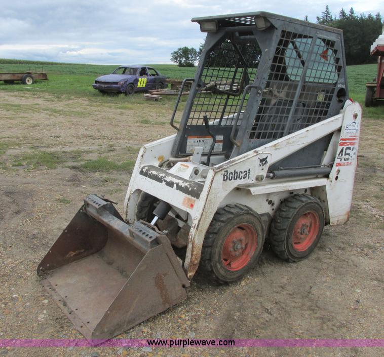 image for item I6099 2004 Bobcat 463F skid steer
