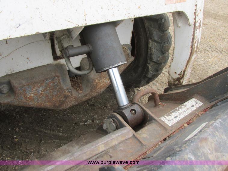image for item I6099 2004 Bobcat 463F skid steer