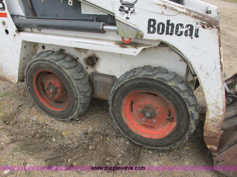 image for item I6099 2004 Bobcat 463F skid steer