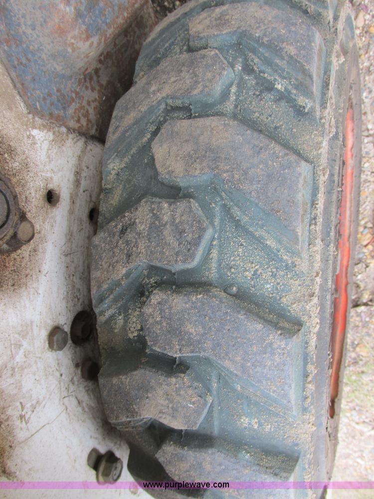 image for item I6099 2004 Bobcat 463F skid steer