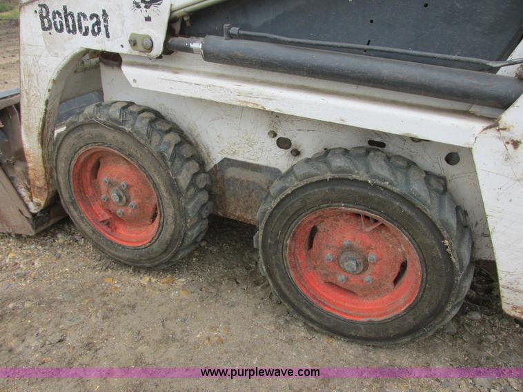 image for item I6099 2004 Bobcat 463F skid steer