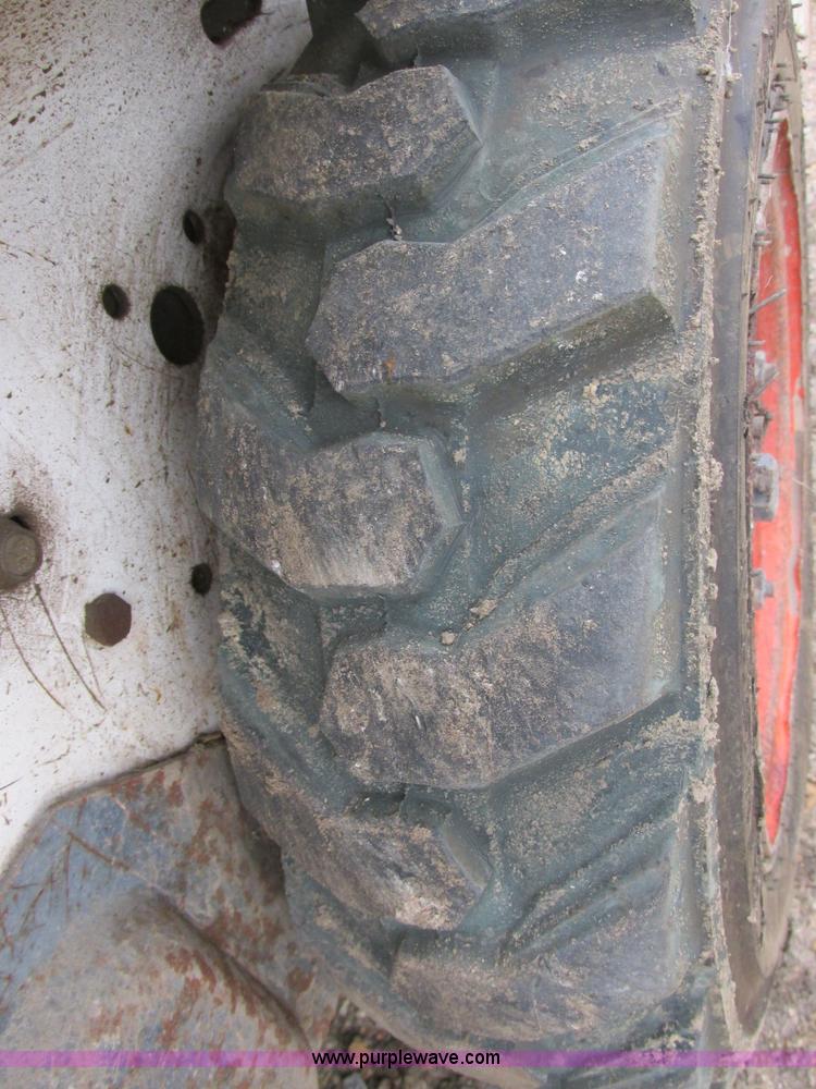 image for item I6099 2004 Bobcat 463F skid steer