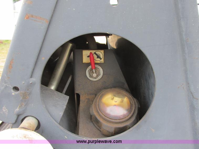 image for item I6099 2004 Bobcat 463F skid steer