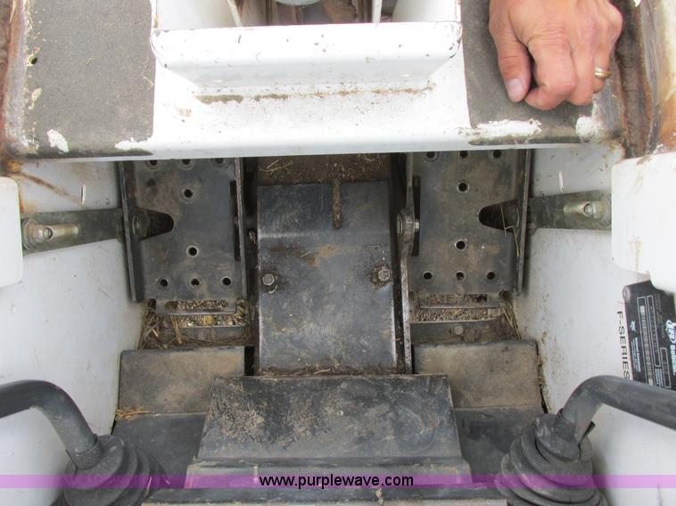 image for item I6099 2004 Bobcat 463F skid steer